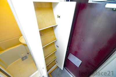 【玄関】 | レオパレス土塔Ⅱ | 収納力ばつぐんの靴箱