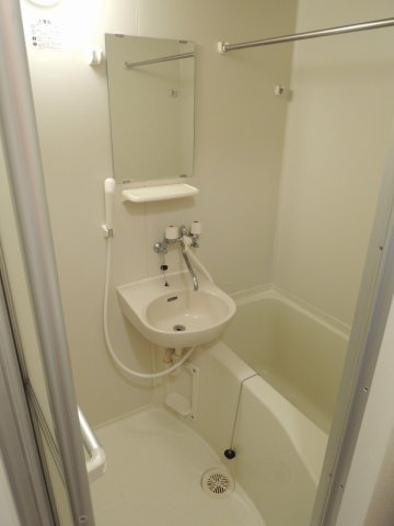 レオパレスセントラル南４条Ａの浴室