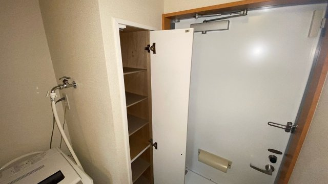 レオパレスオルシスの玄関