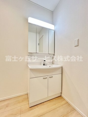 【独立洗面台】 | 沼津市大岡 33期 新築一戸建て 1号棟 | 独立洗面台です