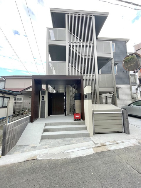 クレール井土ヶ谷の周辺