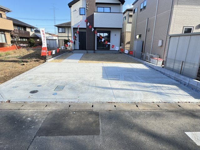 流山市江戸川台東４丁目新築戸建【江戸川台小学校：5分】の駐車場|2号棟駐車スペース・並列2台駐車可