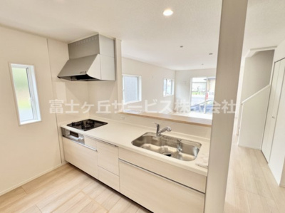 【キッチン】 | 沼津市大岡 33期 新築一戸建て 2号棟 | キッチンでお料理をお楽しみください