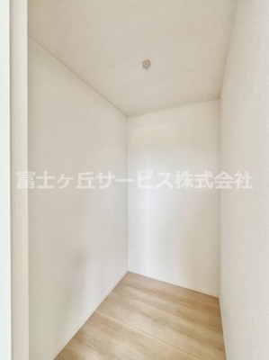 【収納】 | 沼津市大岡 33期 新築一戸建て 2号棟 | ウォークインクローゼットです