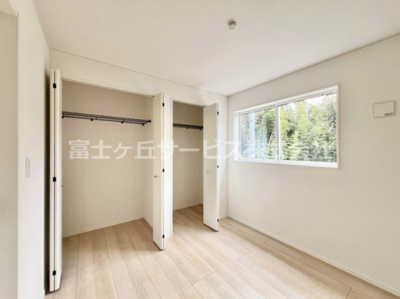 【洋室】 | 沼津市大岡 33期 新築一戸建て 2号棟 | 4.5帖の洋室です