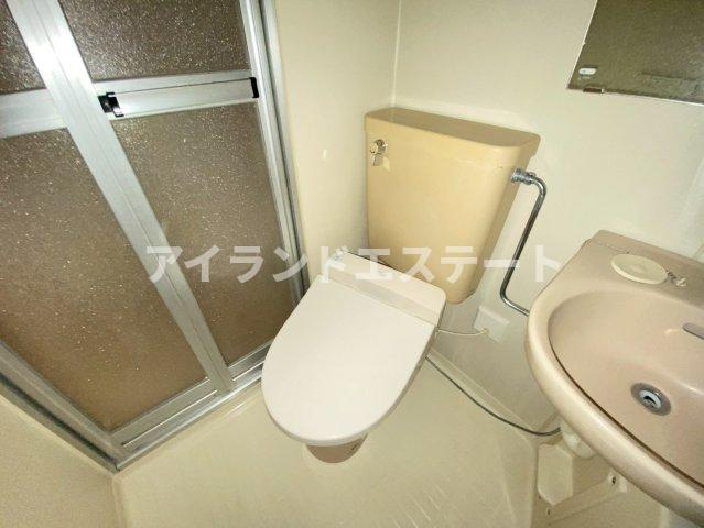 プチプルハイム都立大　駅近　オートロック　通風良好のトイレ