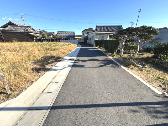 【前面道路含む現地写真】の画像