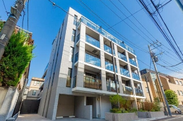 【外観】 | イプセ中野三丁目 | 鉄筋コンクリート造のがっちりとした建物。