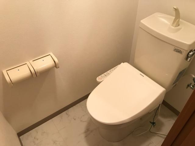 リバパレス鶴舞のトイレ|シャワー付トイレ