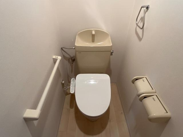 サニーヒル神ノ倉Ⅱのトイレ|シャワー付トイレ