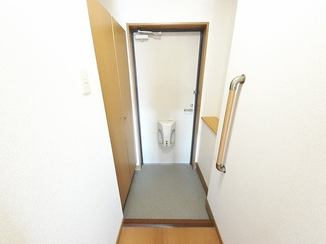 ソレアード山香の玄関