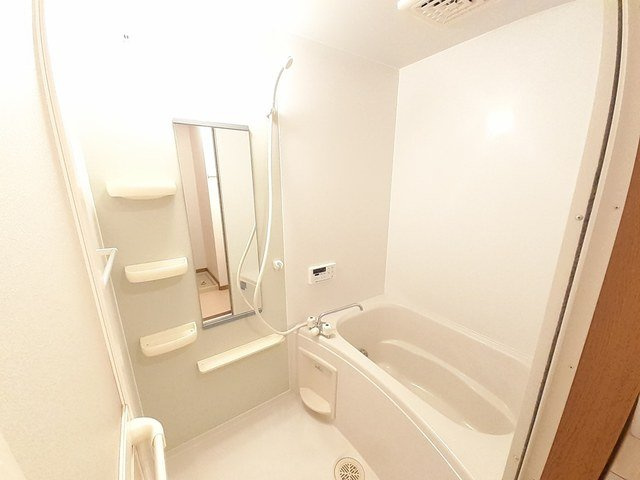 ソレアード山香の浴室