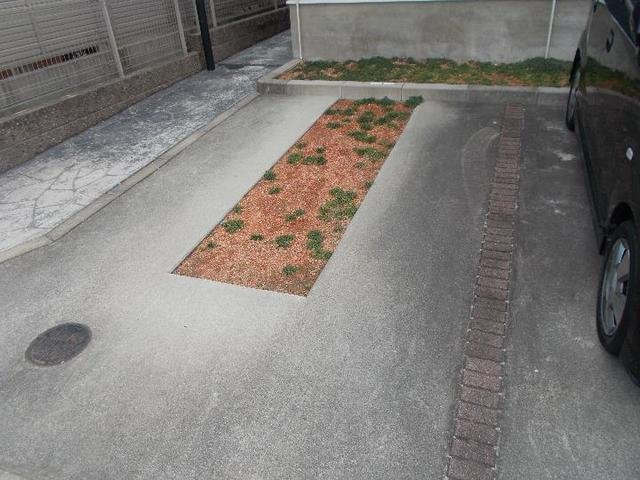 エヴァーグリーンⅡの駐車場