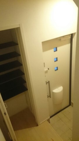 ブラウベルク浦里Ⅱの玄関