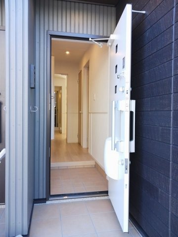 ミル　ソラーナ　Ⅰの玄関