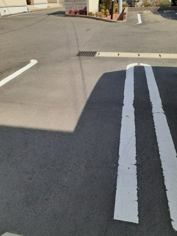 ロベリアの駐車場