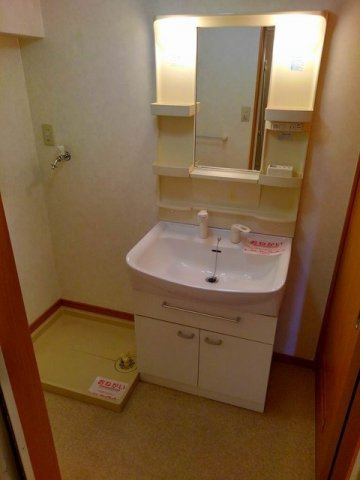 ラモーリ緑の洗面所