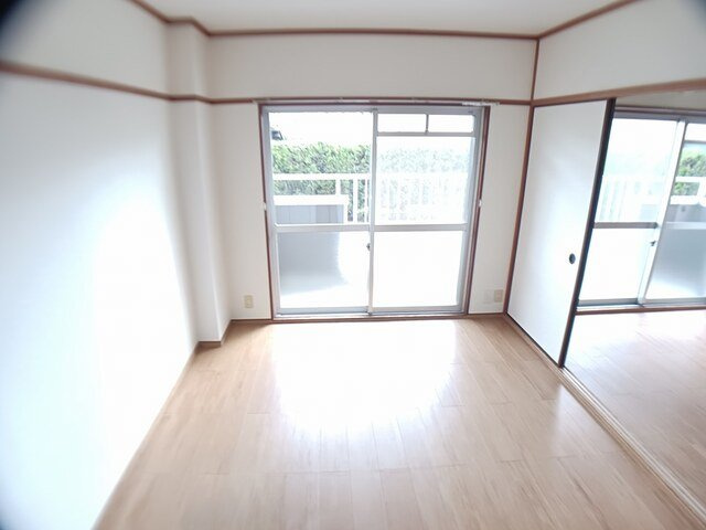 サンハイム亀の井の内装