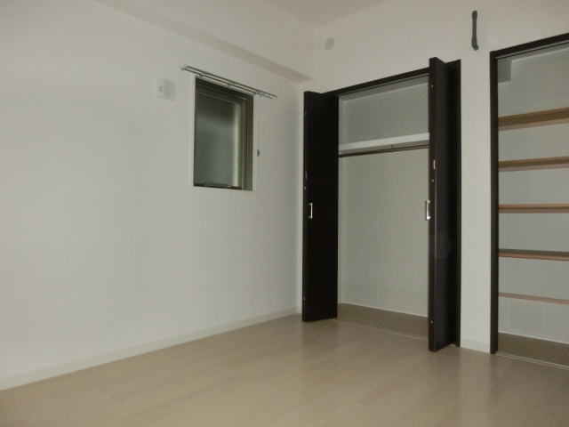 カーサ　ラピスの洋室