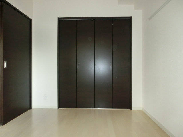 カーサ　ラピスの洋室