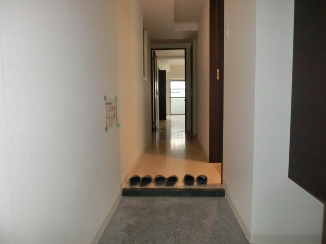 カーサ　ラピスの玄関