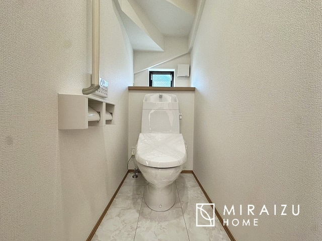 【トイレ】 | おしり洗浄、ビデ洗浄、暖房便座の機能を標準装備。トイレットペーパーの無駄遣いを防ぎ、肌を傷つける心配がありません♪