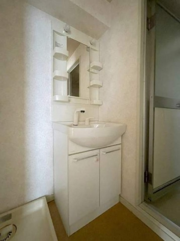 三谷ビルの独立洗面台|朝の身支度には欠かせない独立洗面化粧台