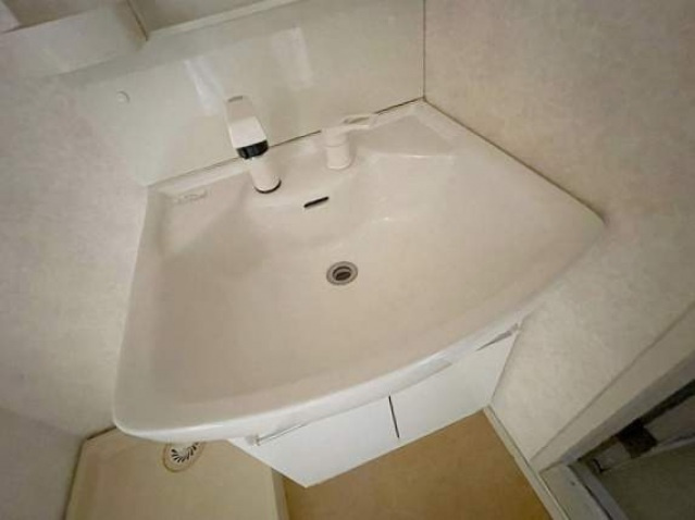 三谷ビルの洗面所|スペースが確保できる洗面所です