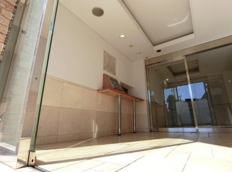 クリオ上野毛ラ・モード　敷金礼金0　フリーレント　ペット相談　駅近のロビー