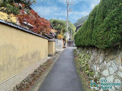 浄土寺南田町 中古戸建の前面道路含む現地写真