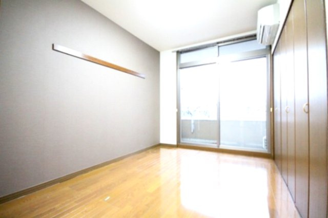 ＦＪ日進通の洋室