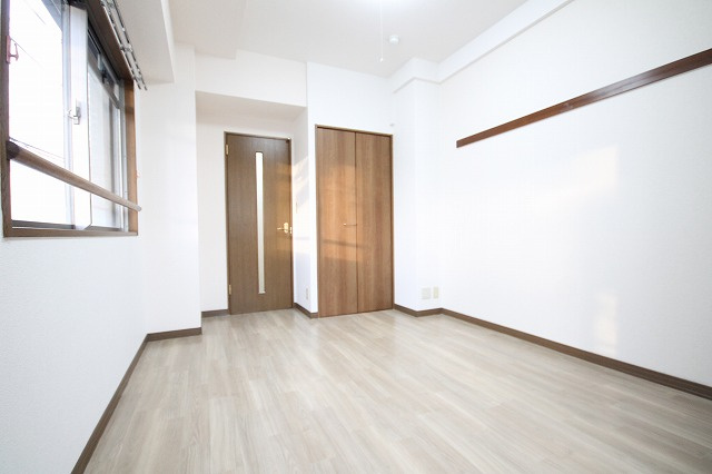 ＦＪ日進通の内装