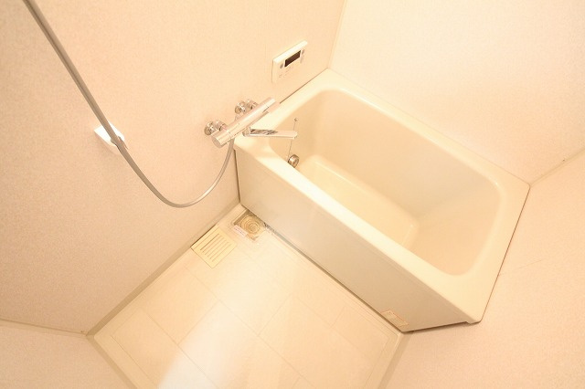 ＦＪ日進通の浴室