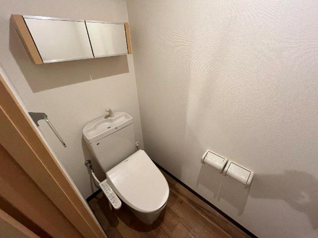 ラビエールＡのトイレ|シャワー付トイレ