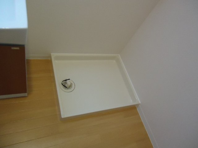 シャイニー竜泉寺のその他|洗濯機置場