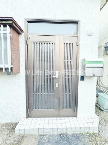 北原町一丁目戸建の玄関