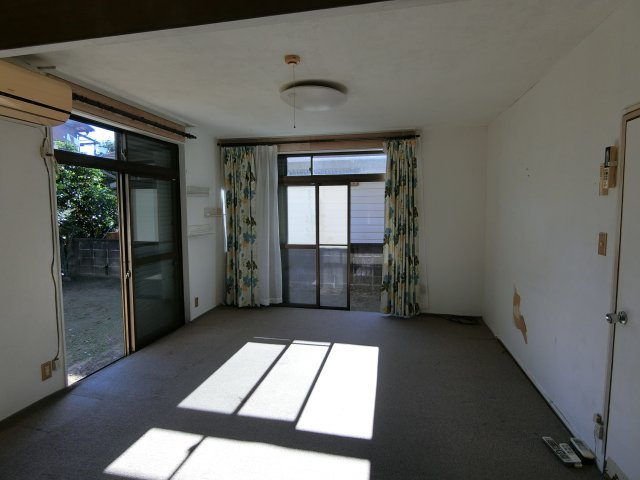 茂原市茂原1581　中古売り戸建ての居間・リビング