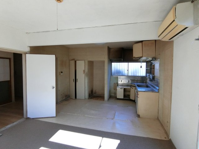 茂原市茂原1581　中古売り戸建ての居間・リビング