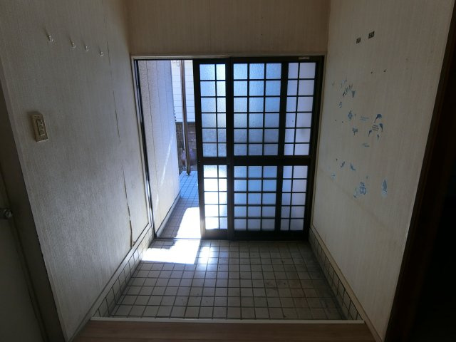 茂原市茂原1581　中古売り戸建ての玄関