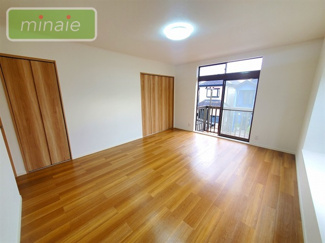 【洋室】 | 小学校11分　中学校８分　再生住宅　リフォーム〇　南三咲 | 販売現地