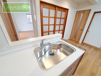 【設備】 | 小学校11分　中学校８分　再生住宅　リフォーム〇　南三咲 | 販売現地