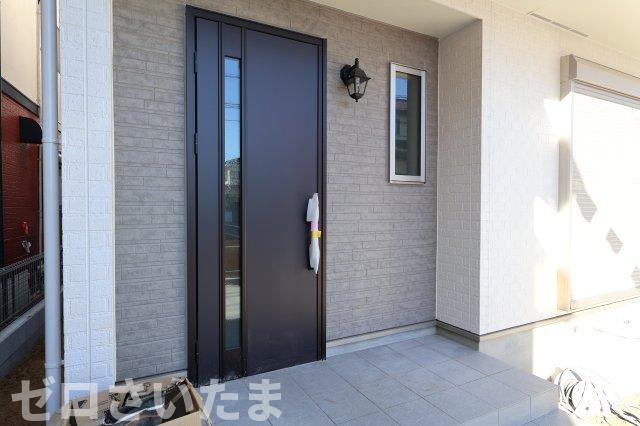 《仲介手数料無料》上尾市大字上尾下1056-1新築一戸建てハートフルタウンの玄関