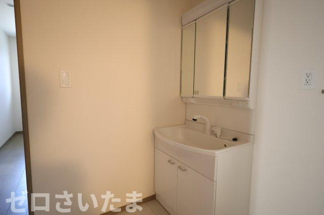 《仲介手数料無料》上尾市大字上尾下1056-1新築一戸建てハートフルタウンの独立洗面台