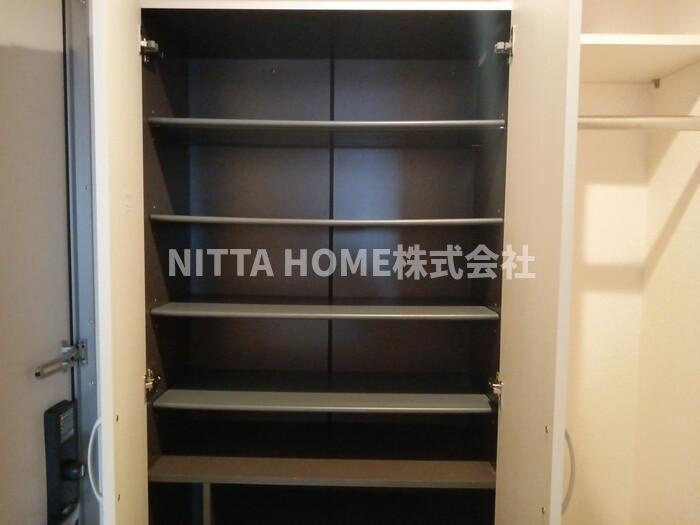 コンフォルトミハマの内装|大きなサイズのシューズボックスがついています◎