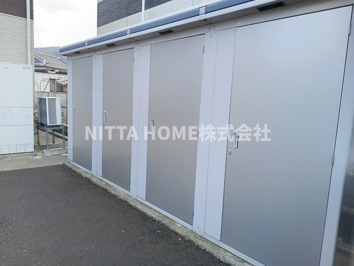 コンフォルトミハマのその他|外部物置がついています◎