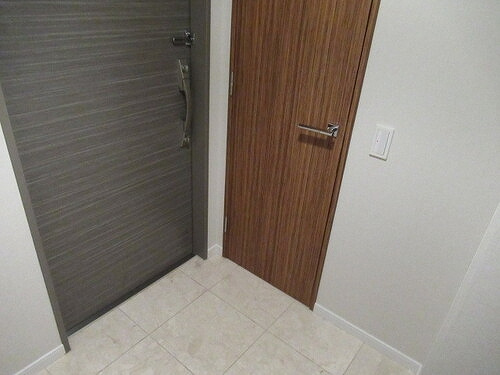 ザ・スカイクルーズタワーの玄関|玄関