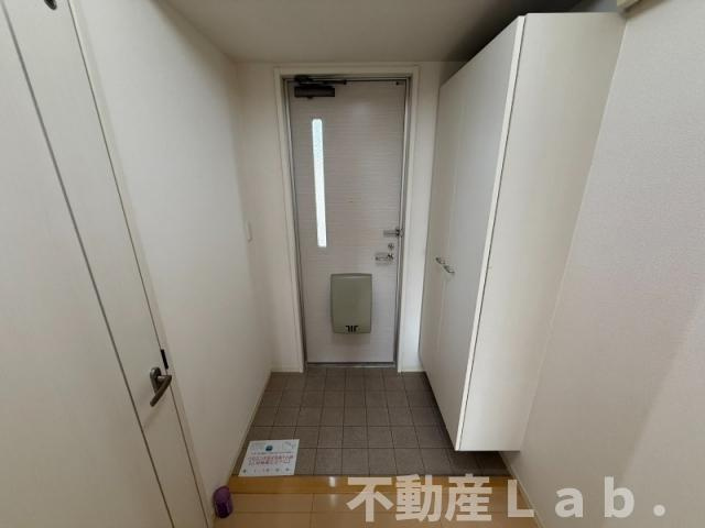 アルル壱番館の玄関