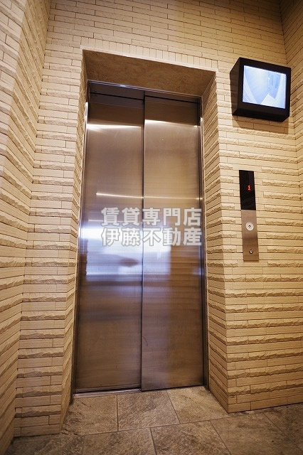 エスリード名城公園プライムのロビー