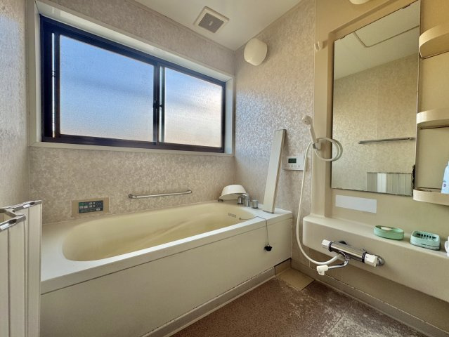 土浦市中村南中古戸建の浴室