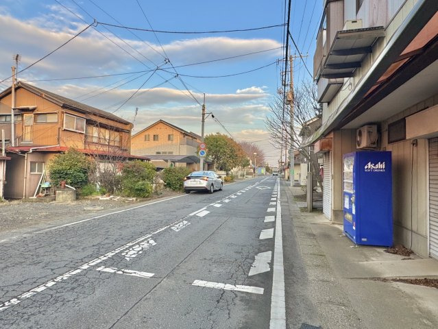 土浦市中村南中古戸建の前面道路含む現地写真